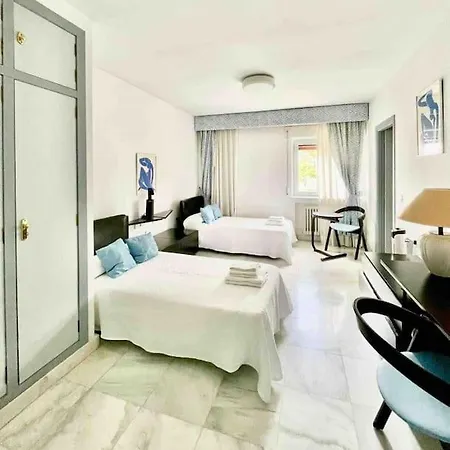 Tamarindos Homestay *